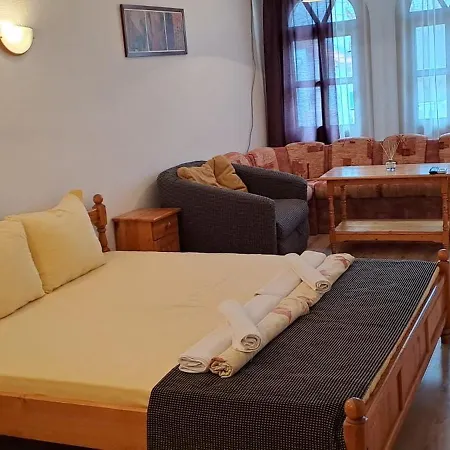 гамартата Aparthotel *